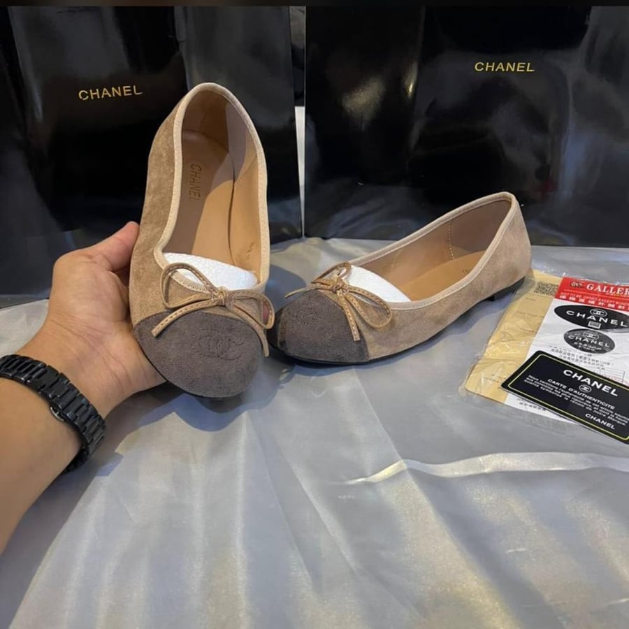 Chanel flat shoes