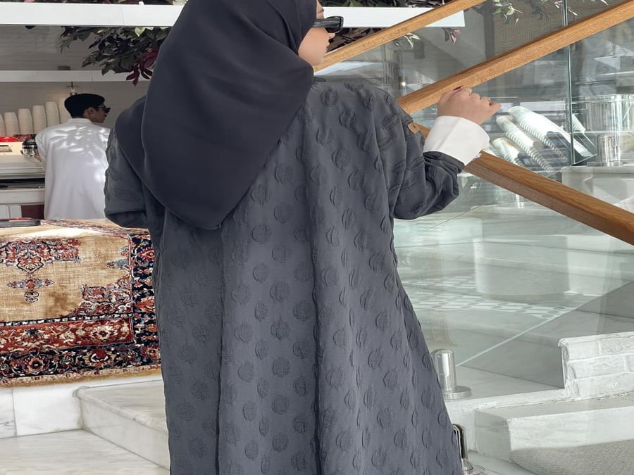 عبايه الانيقة