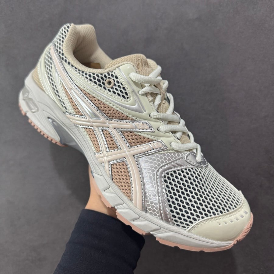 احذية Asics