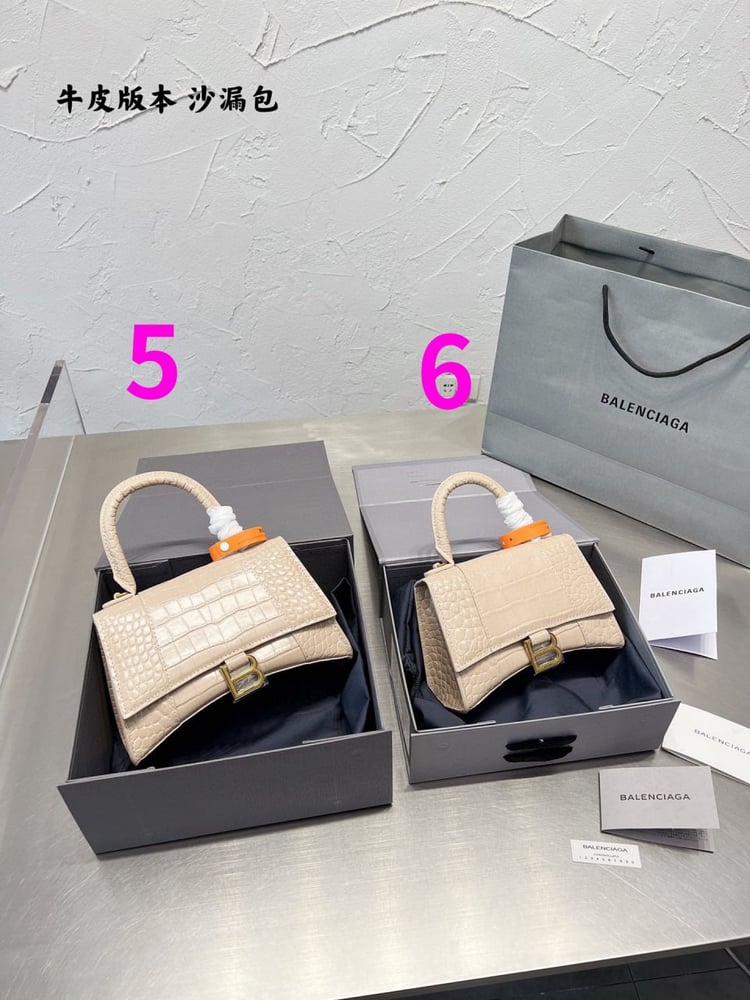 حقائب بالنسياقا BALENCIAGA