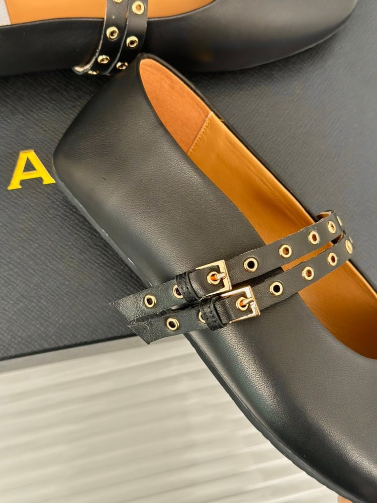 احذية ALAIA