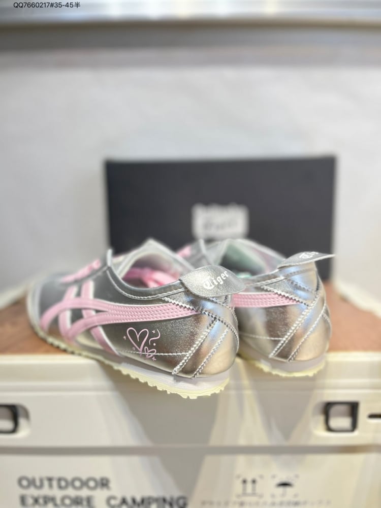 احذية Asics