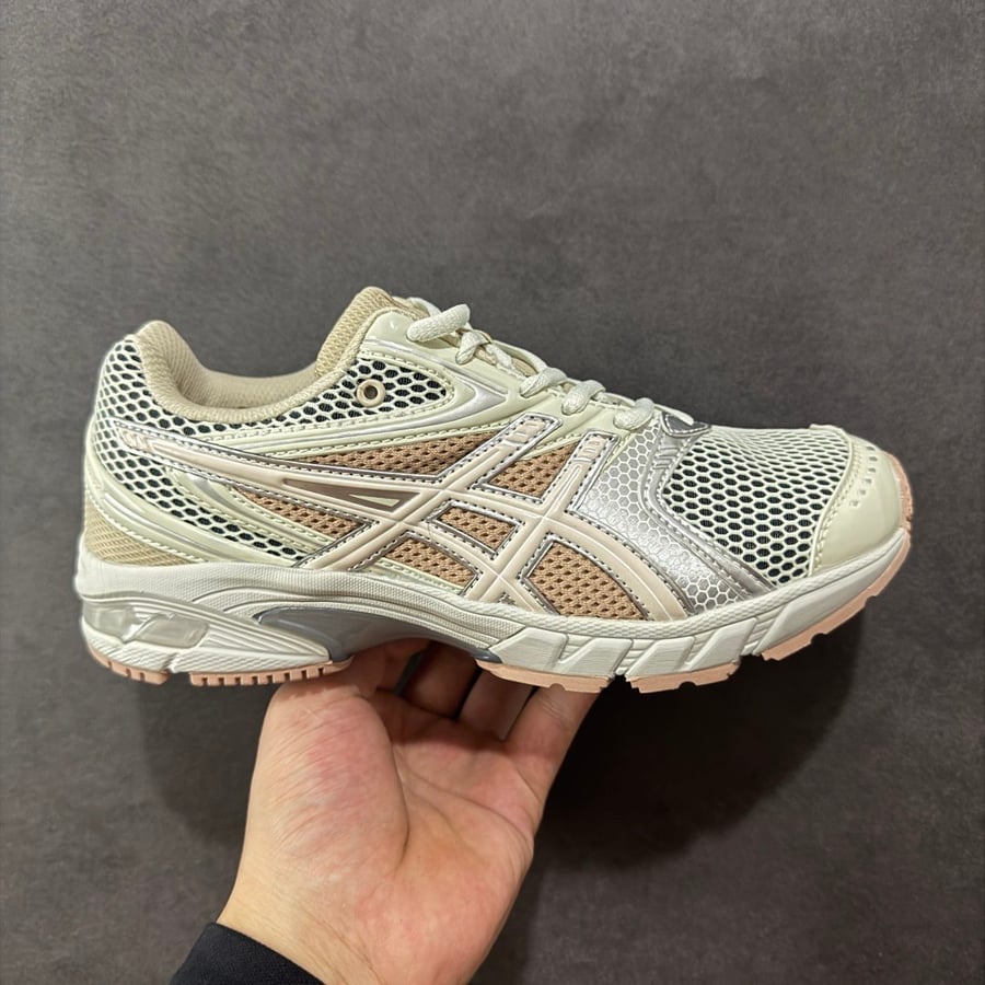 احذية Asics