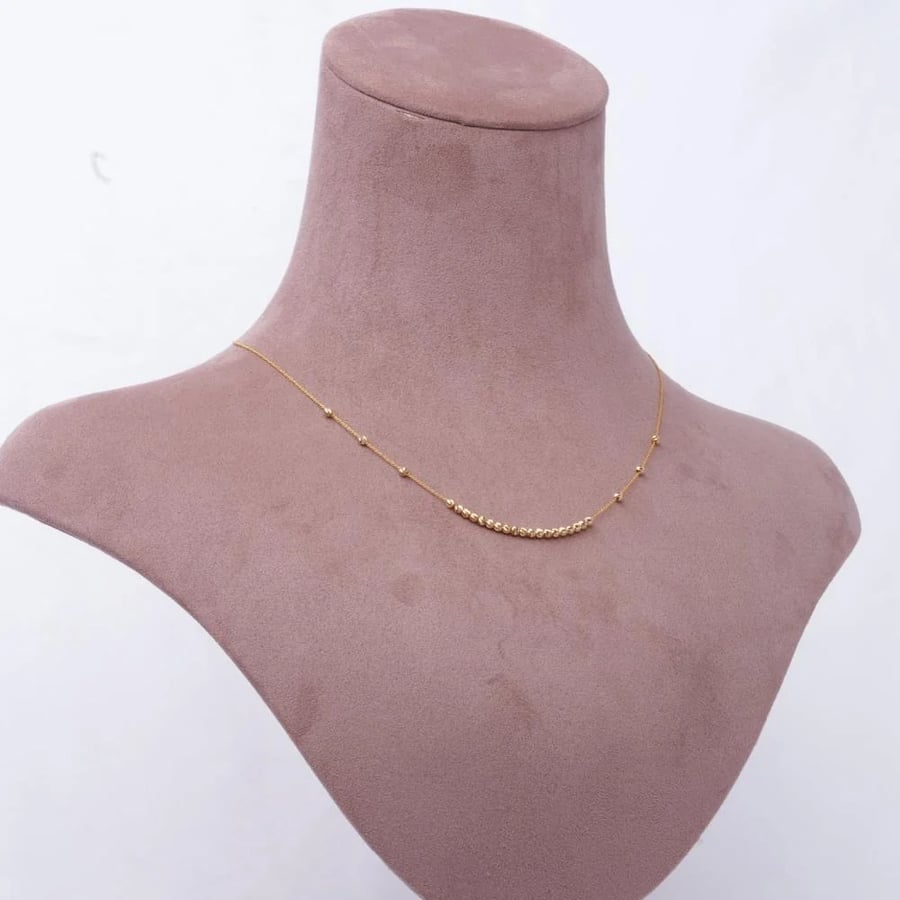 عقد ذهب عيار 21