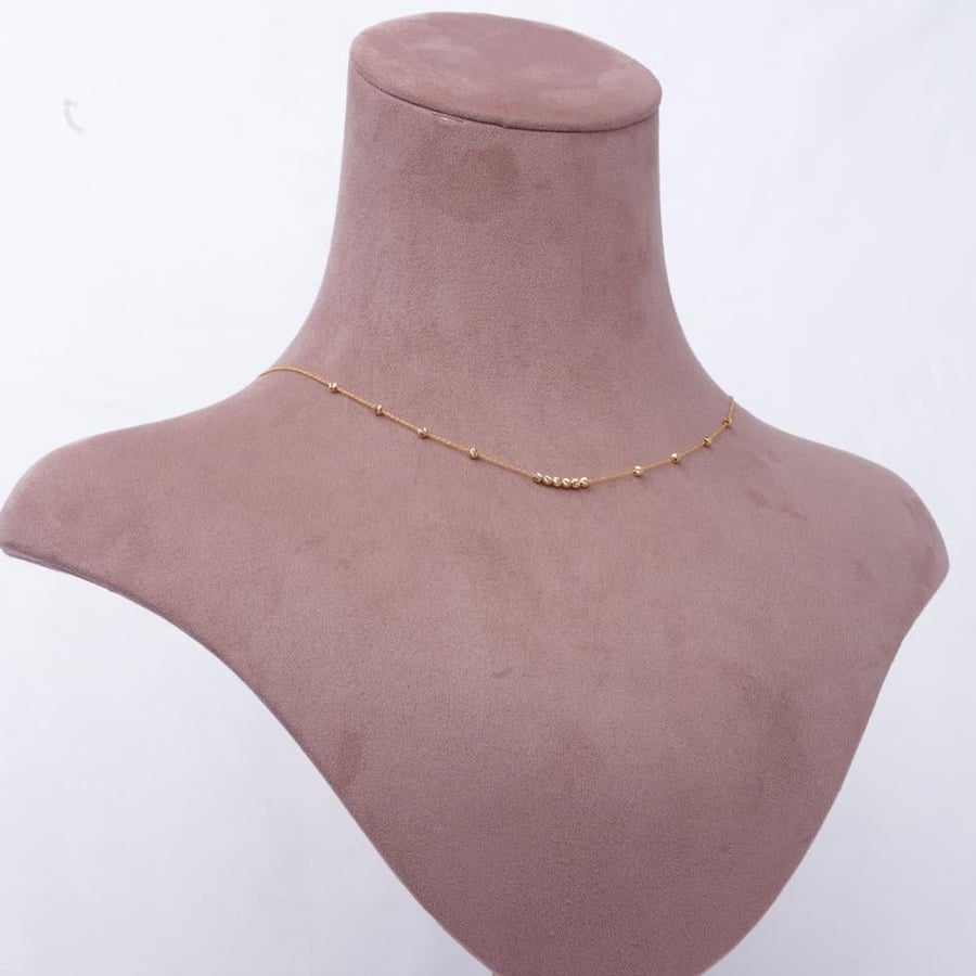 عقد ذهب عيار 21