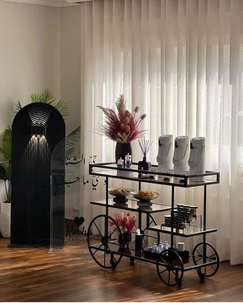 طاوله مدخل حديد مع ارفف زجاج مع عجلات متحركه 120*40*90