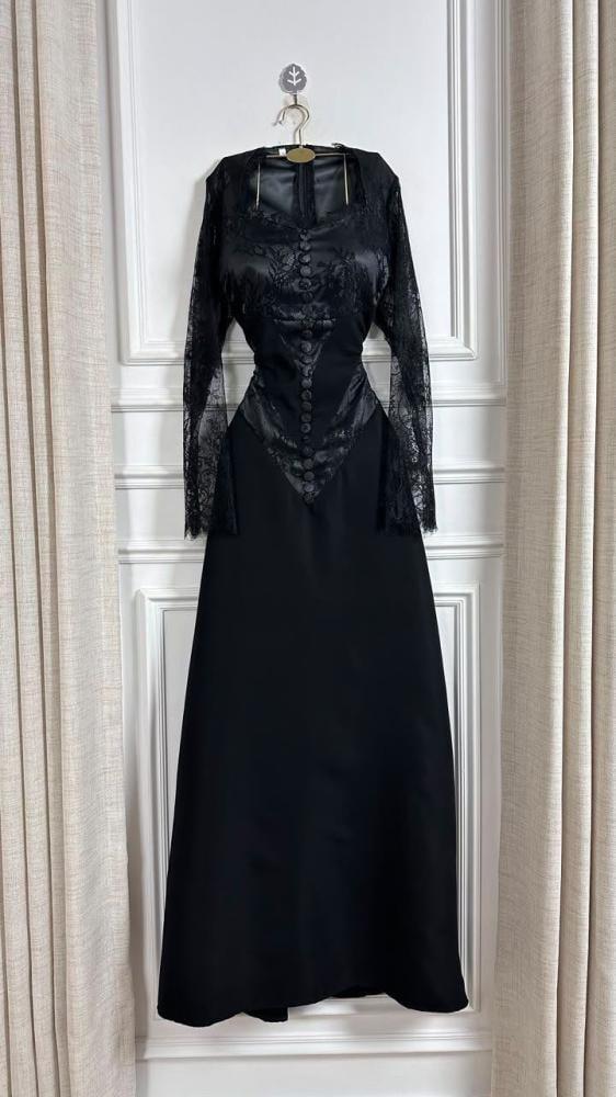 فستان سهرة أسود باربي بتطريز – شذى النجوم