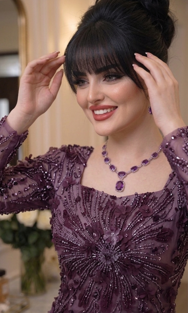 فستان سهرة زيتي بذيل – طيف الفجر