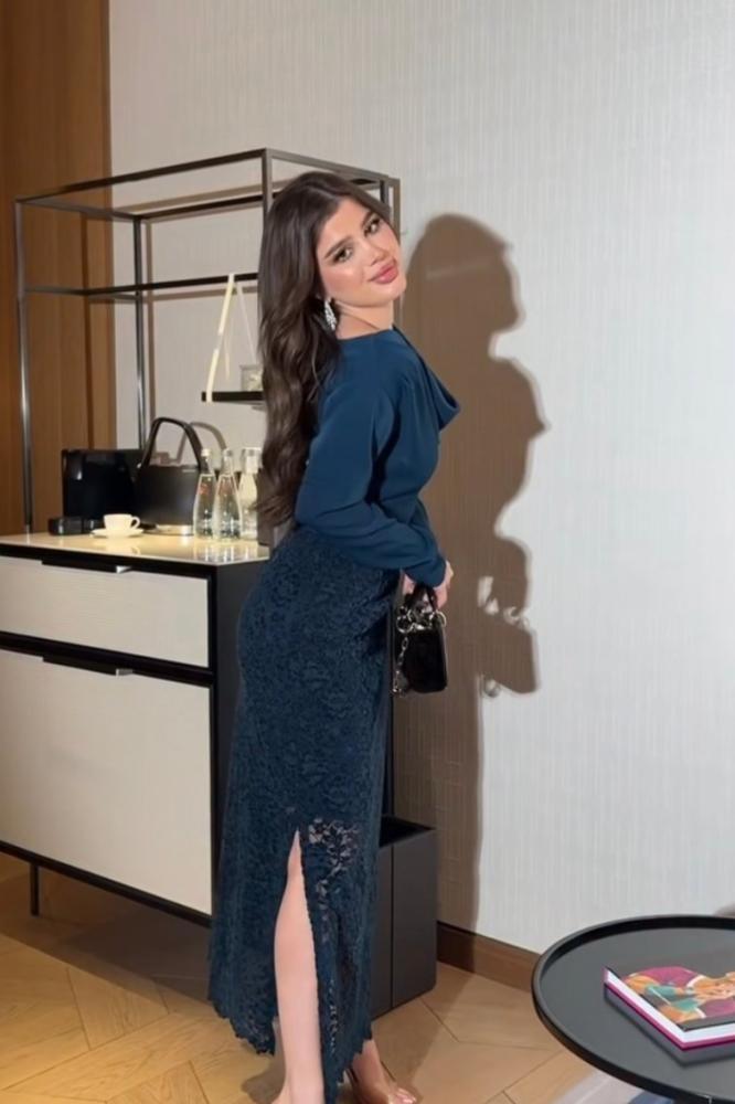 lace evening dress