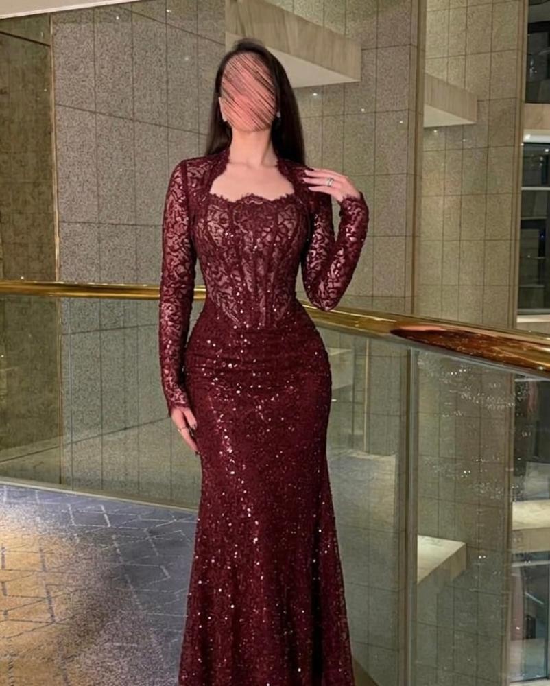 فستان سهرة عنابي مرصع بكورسيه وأكمام دانتيل