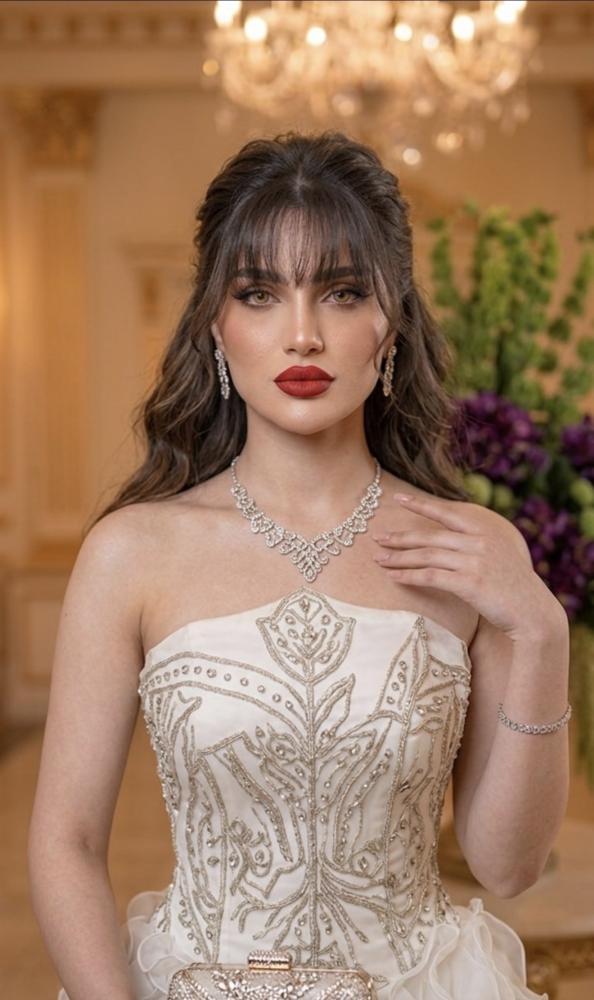 فستان سهرة أبيض جازار بتطريز – ندى الغروب