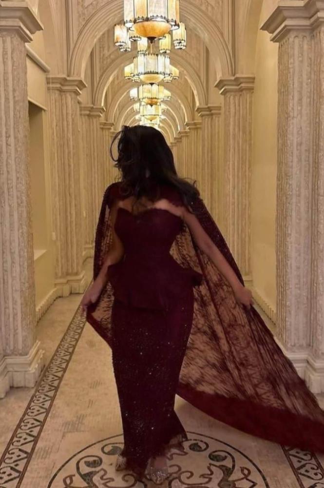 فستان سهرة عنابي سترابلس بكاب دانتيل طويل