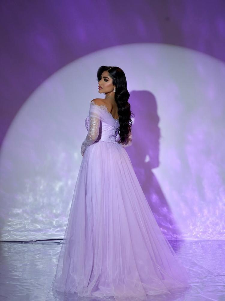 فستان سهرة ليلكي أوف شولدر بأكمام شفافة