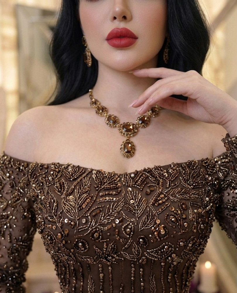فستان سهرة بني ميكادو بتطريز – طيف النسيم