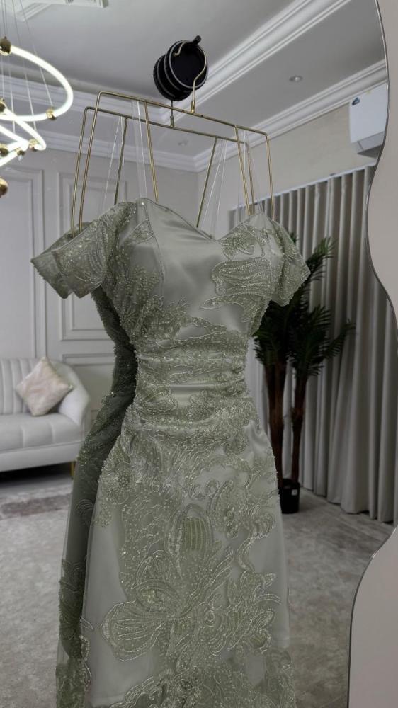 lace evening dress