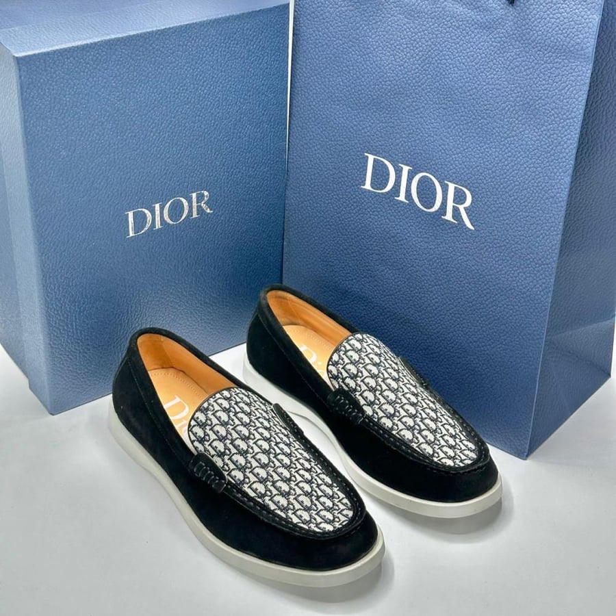 DIOR