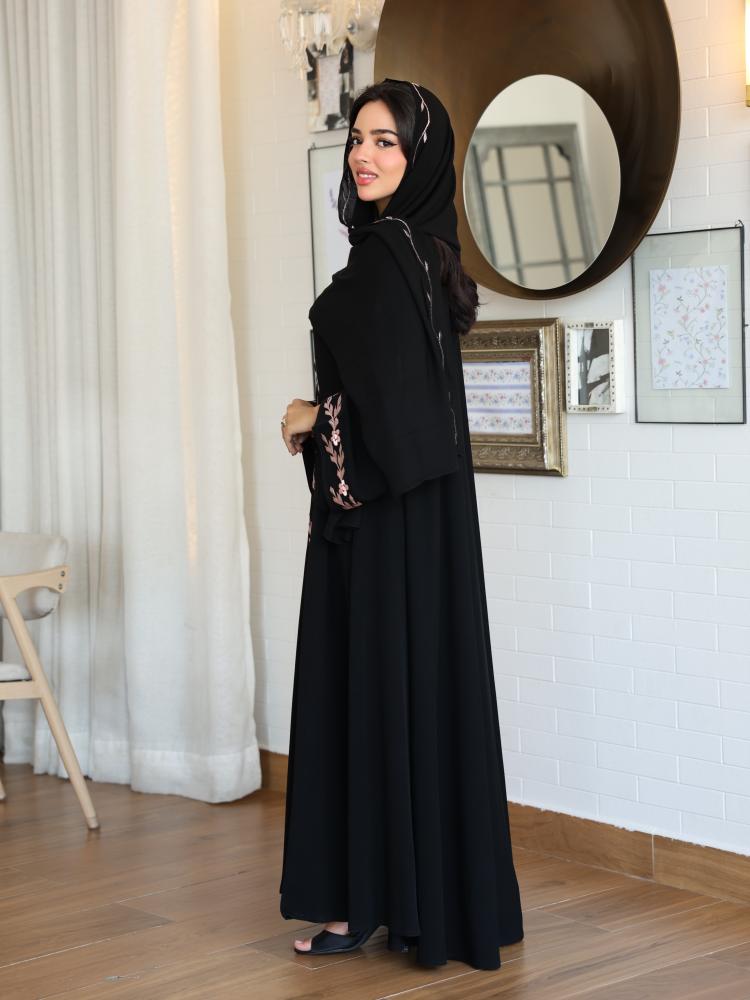 عباية قماش كوبرا - أناقة فاخرة بخامة انسيابية - الوشاحة
