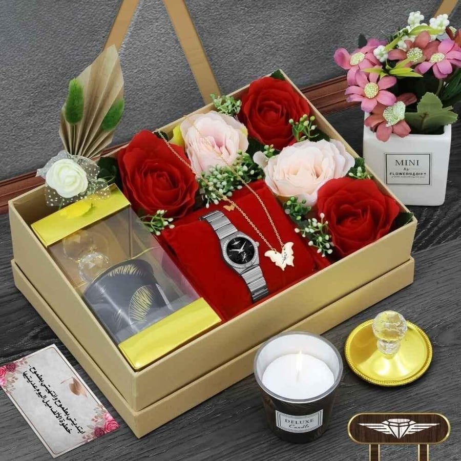 طقم نسائي ساعه استيل واكسسوارات تصميم الاسم والعباره حسب الطلب