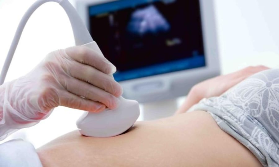 Women's ultrasound scan