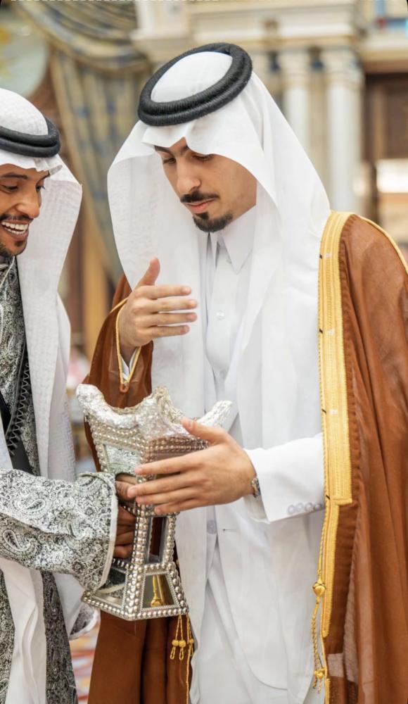بشت ملكي غاط أشقر قيطان تايقر