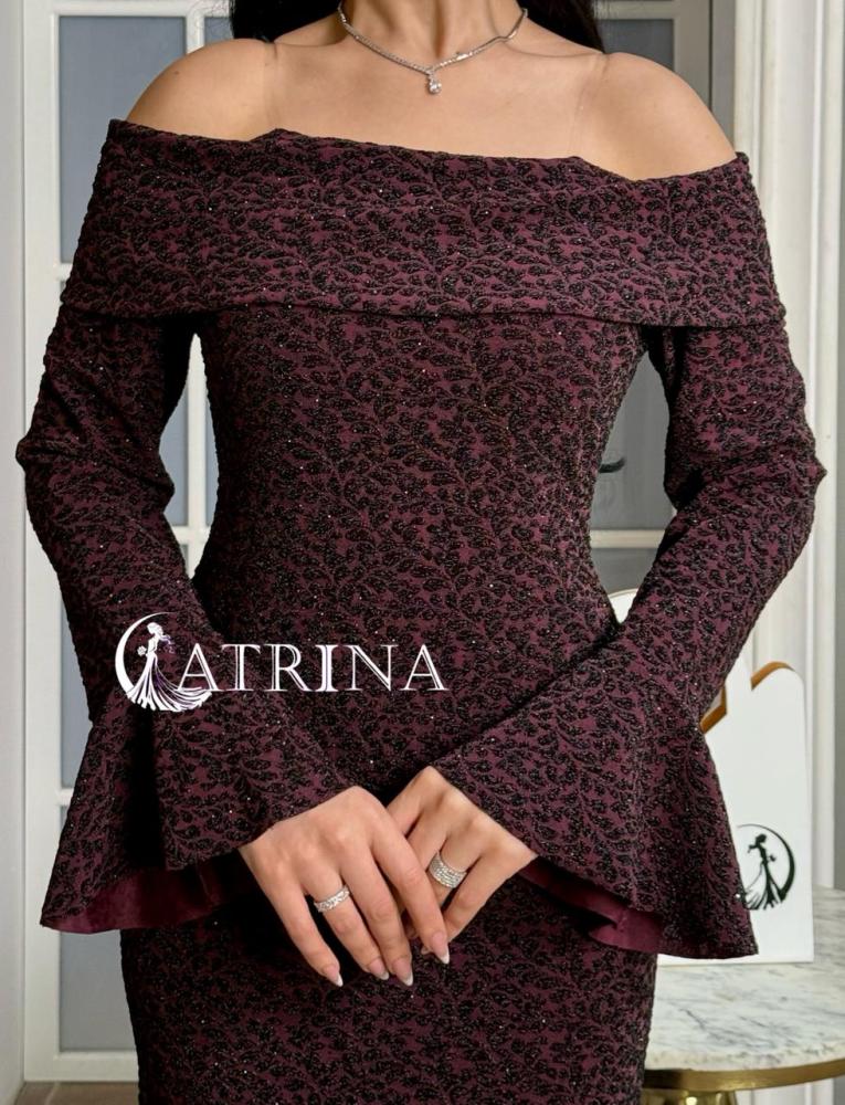 Burgundy dress off shoulder with a touch of luxury