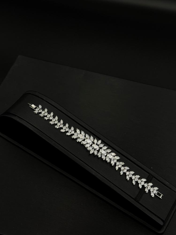 Beautiful royal accessory set