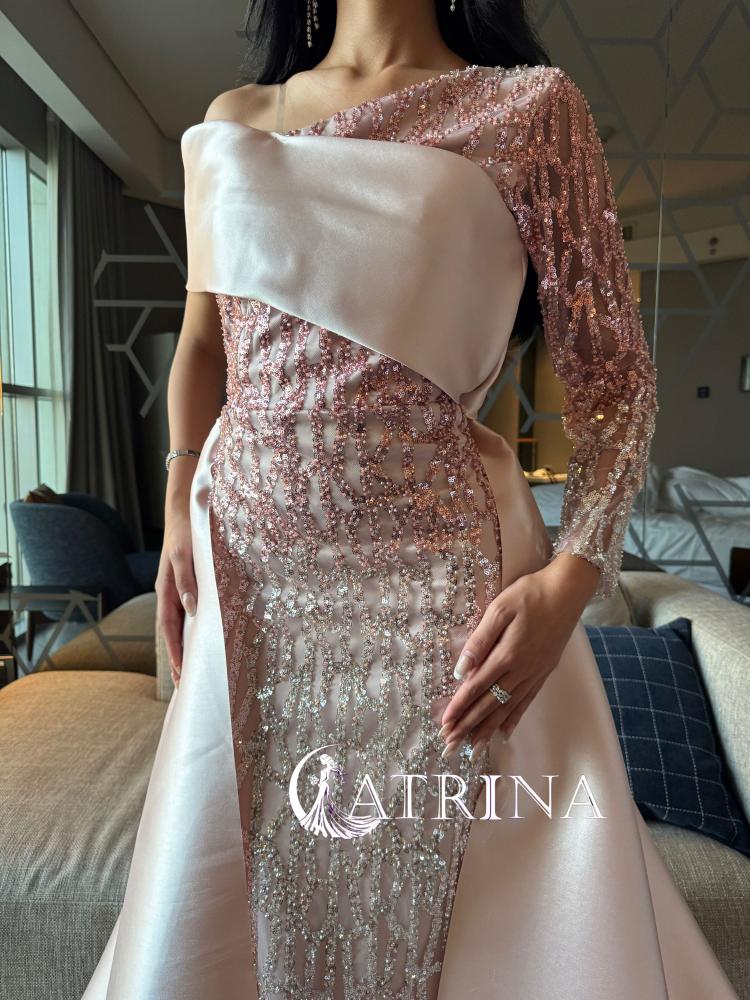 Elegant pink evening dress