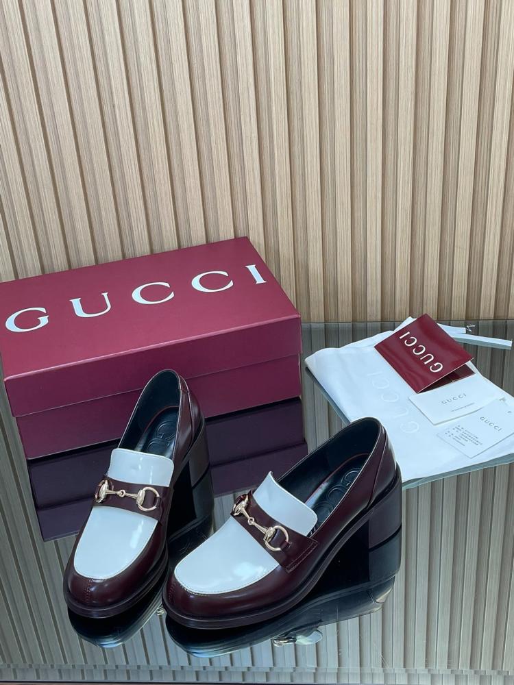لوفر قوتشي (Gucci) كلاسيكي - تصميم "هورسبيت" بألوان متداخلة وكعب متوسط
