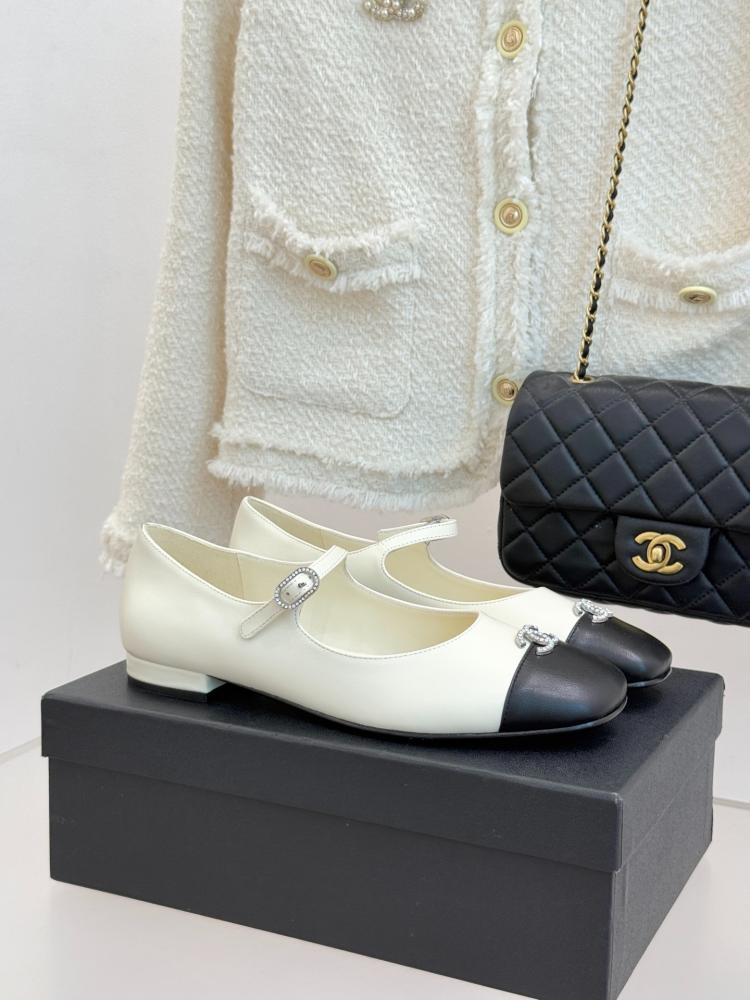 حذاء ماري جين "شانيل" (Chanel) فلات