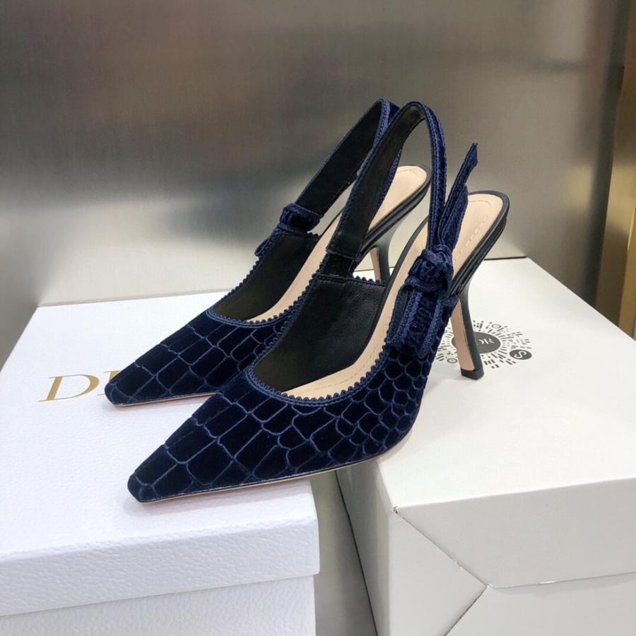 صندل ديور (Dior) "J'ADIOR" مخملي مطرز