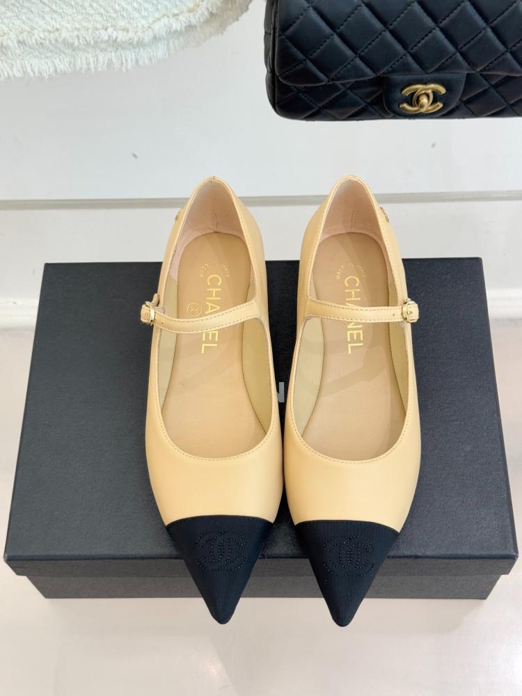 حذاء ماري جين شانيل (Chanel) مجموعة "25K"