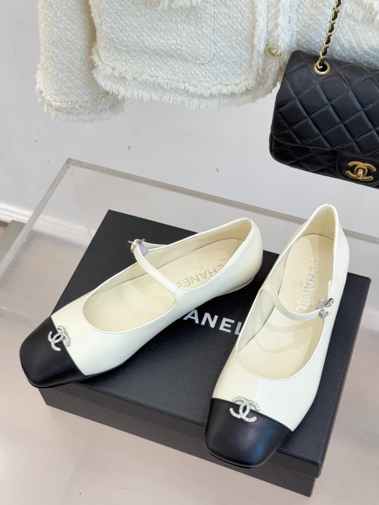 حذاء ماري جين "شانيل" (Chanel) فلات