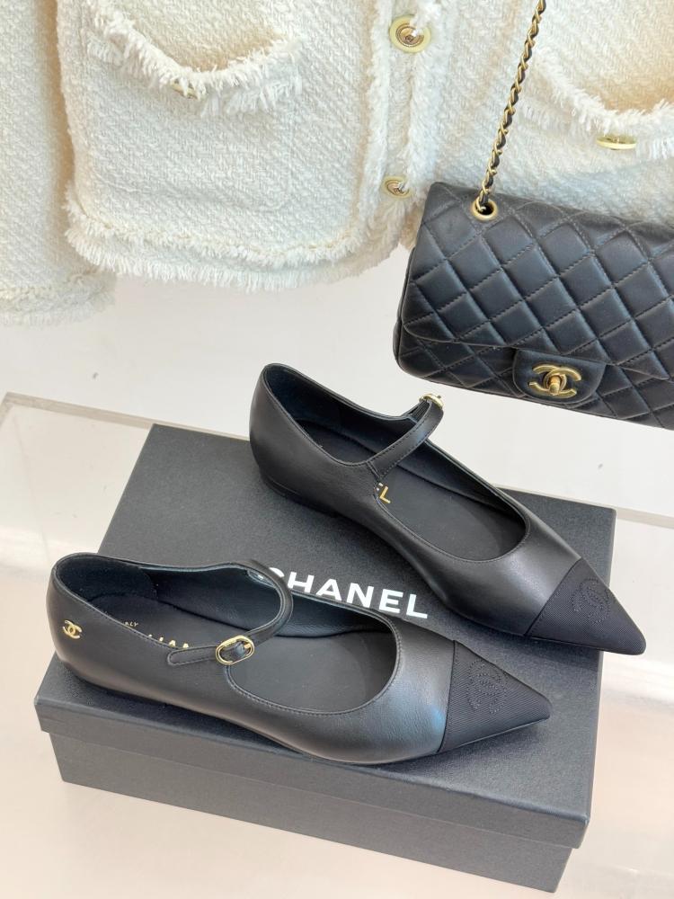 حذاء ماري جين شانيل (Chanel) مجموعة "25K"