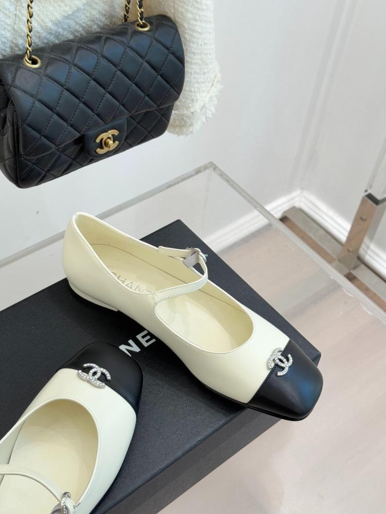 حذاء ماري جين "شانيل" (Chanel) فلات