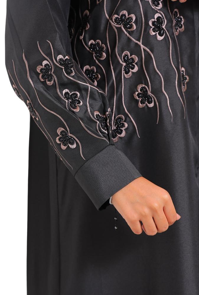 عباية تفتة مطرزة 1160401