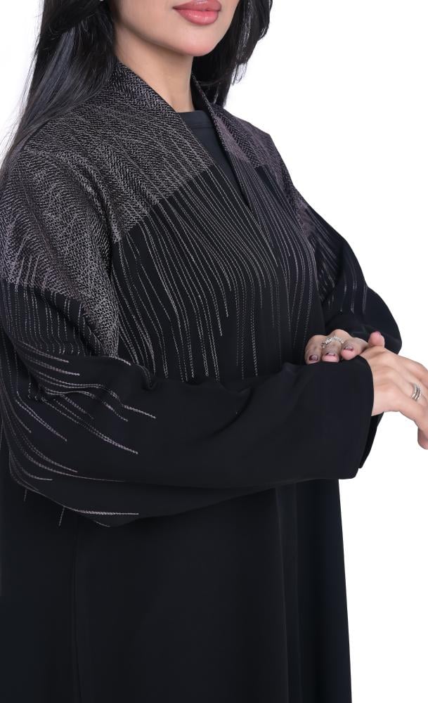 عباية لف مزينة بتطريز خيوط رصاصية أنيقة 1335919