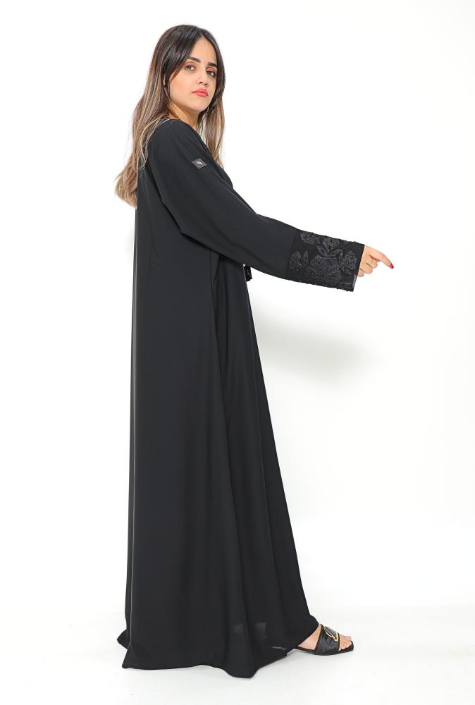 عباية مطرزة 1186901