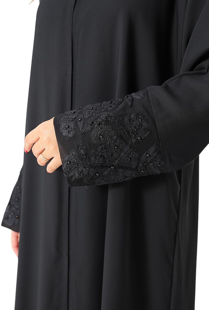 عباية مطرزة 1186901