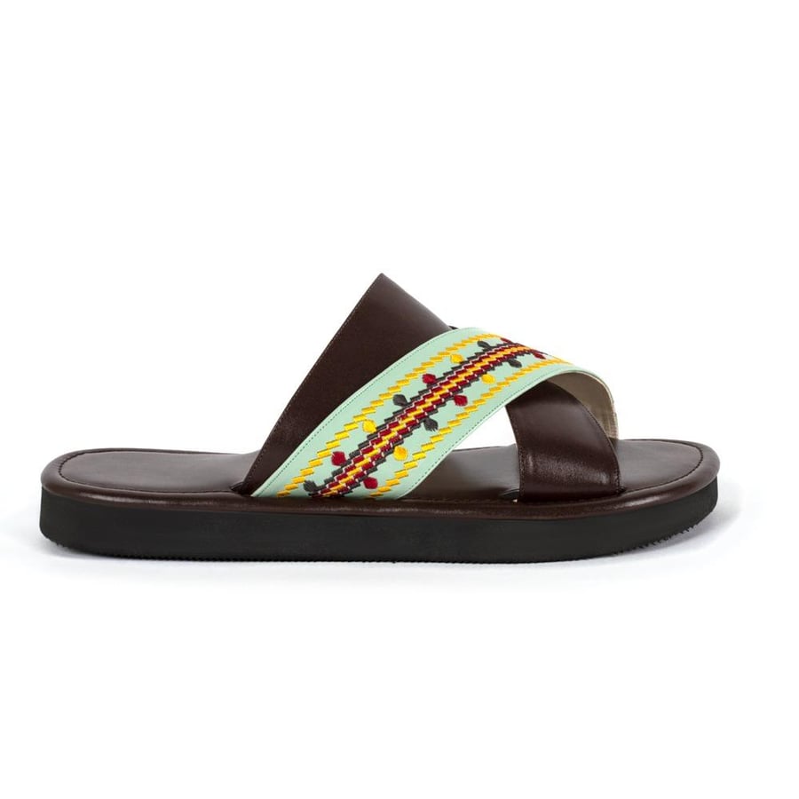 Eastern shoe