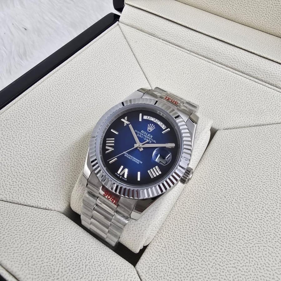 ساعة يد فاخرة Rolex Day-Date