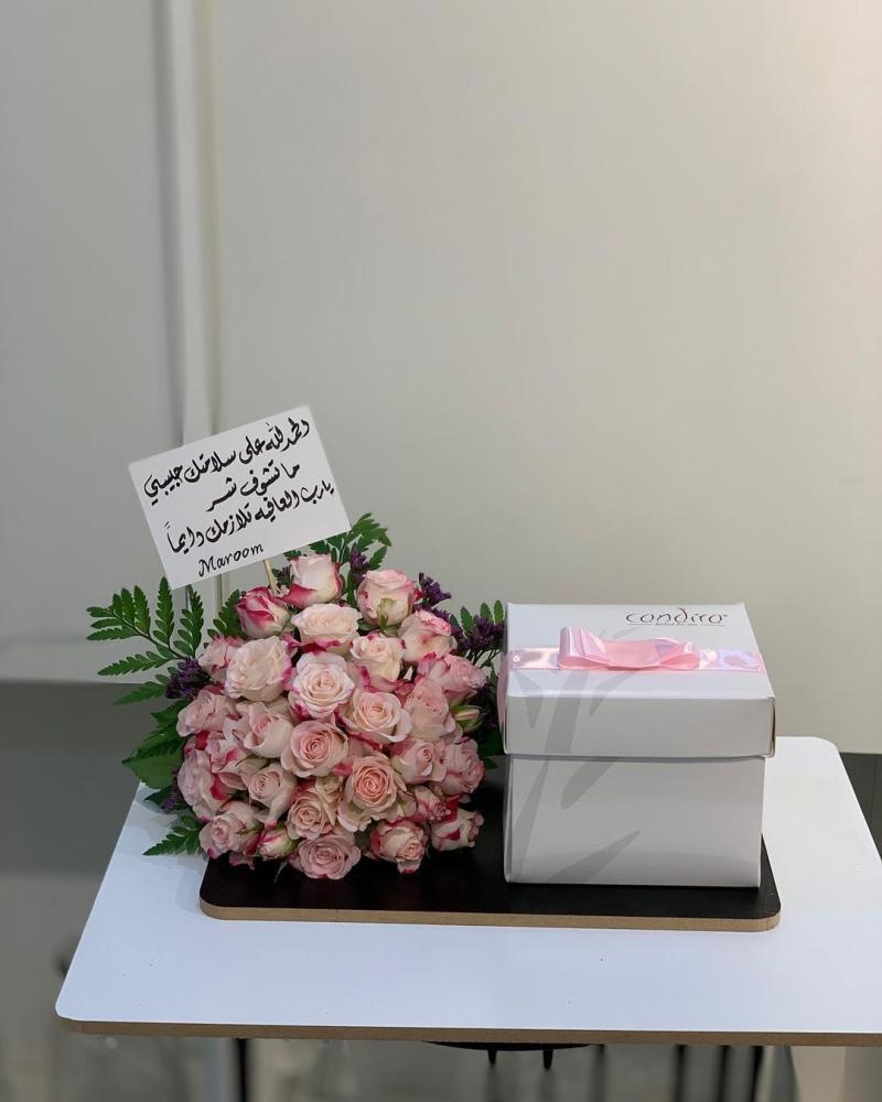 Kinda cake with roses