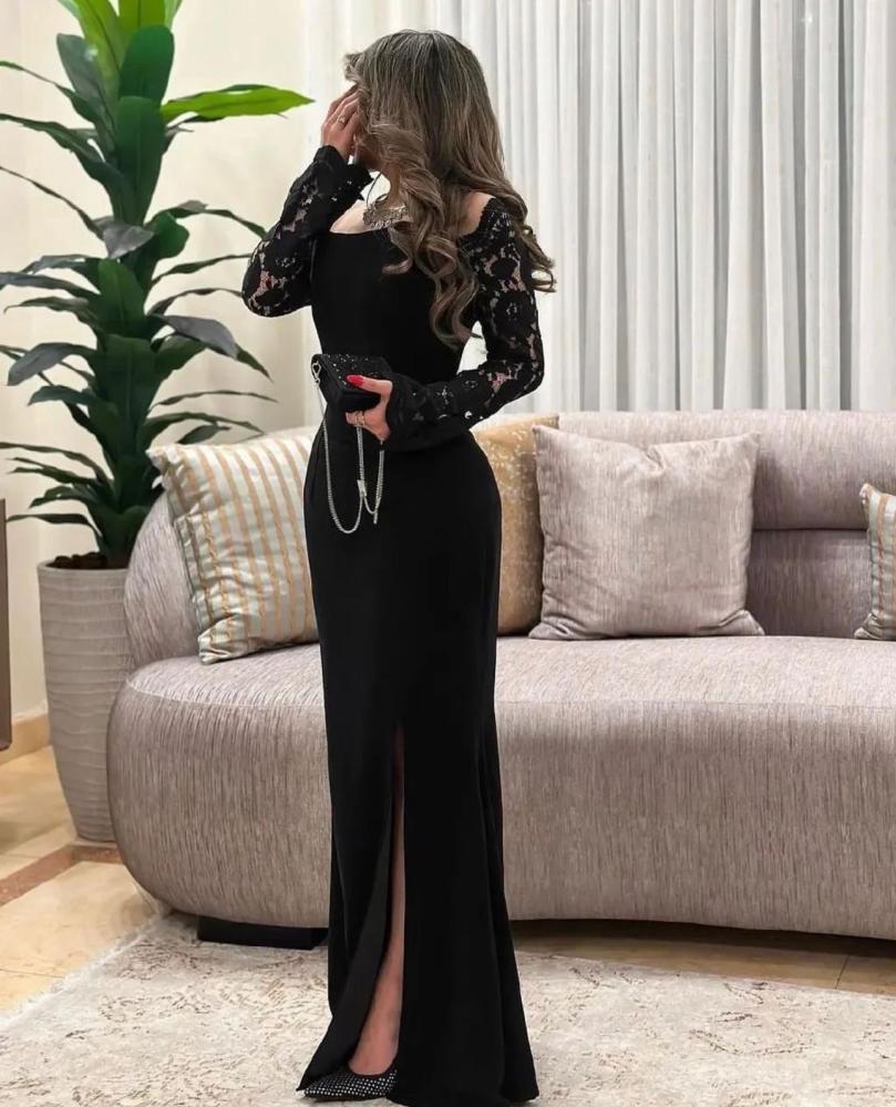 فستان اسود ناعم باكمام دانتيل وكورسيه