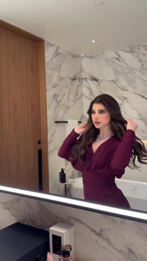 فستان ناعم عنابي درابيه بياقة V باربي