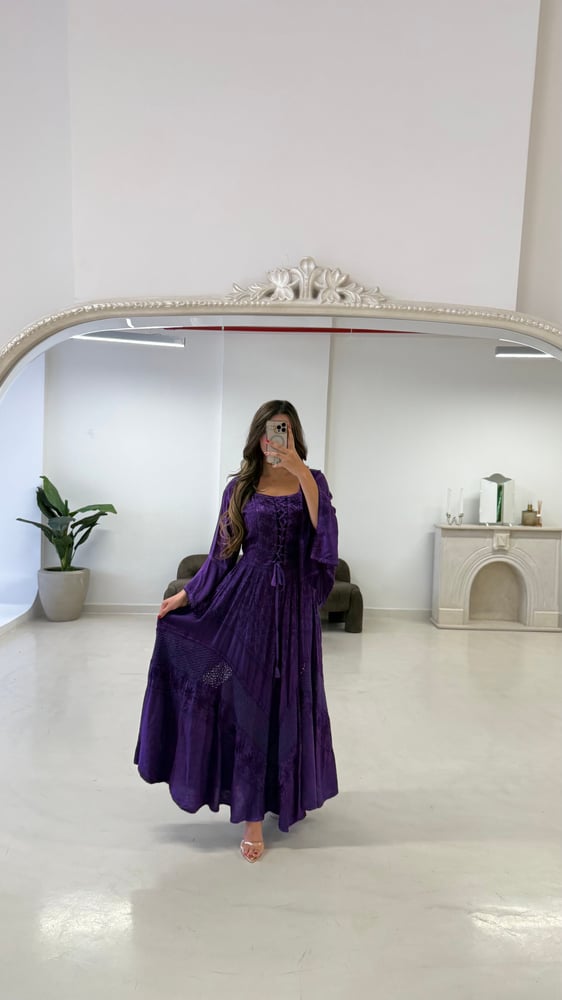 فستان أمارا البنفسجي