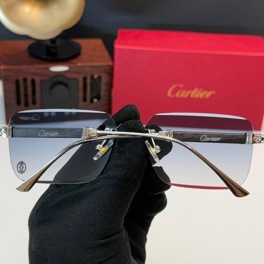 Cartier - wooden smoky engraved