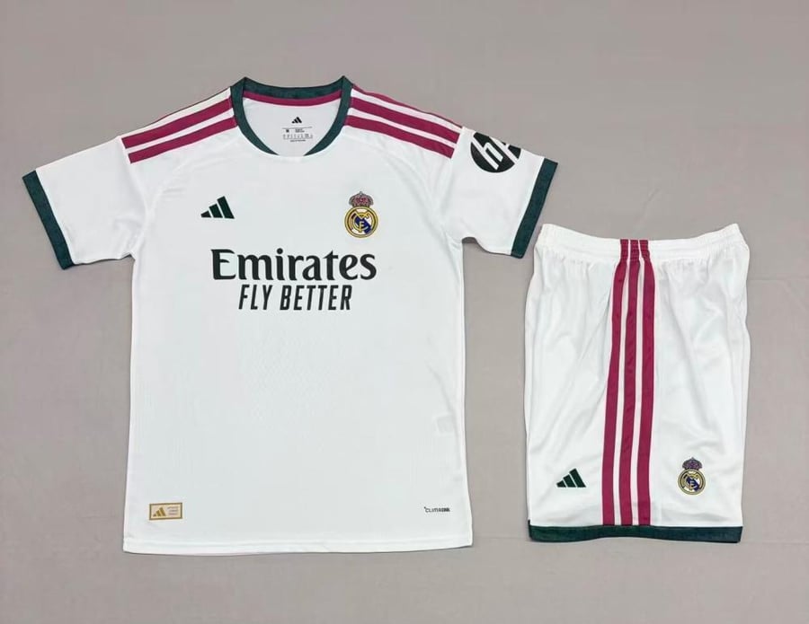 طقم ريال مدريد كلاسيك
