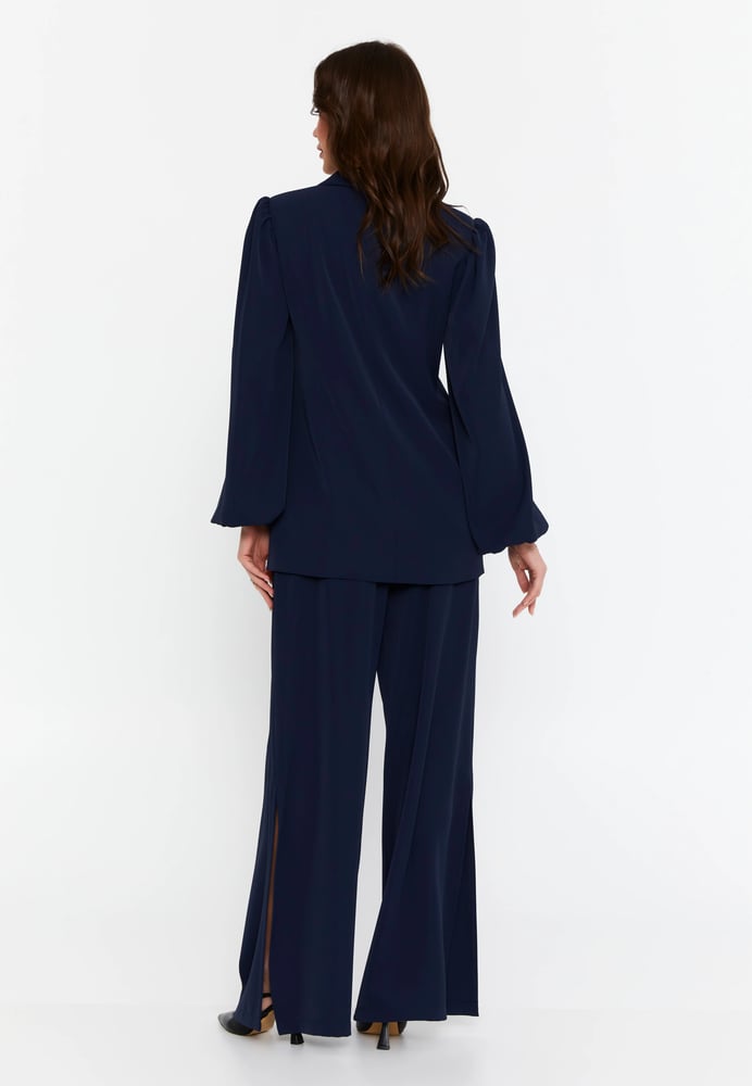 SUIT-DMN25Y7702
