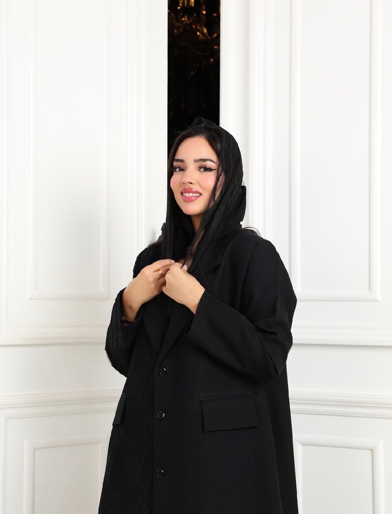 بليزر ساده مع نص دانتيل فرنسي