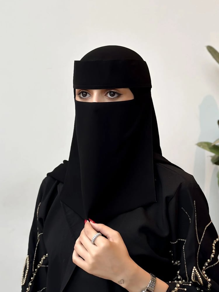 Hijab with a wide tie