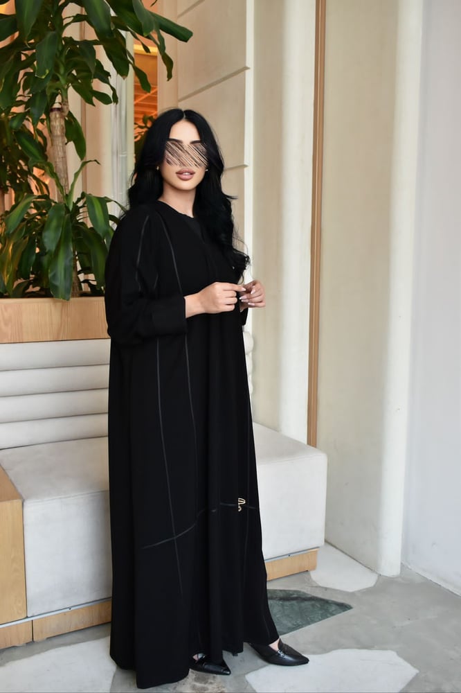 Abaya / A story of two pins